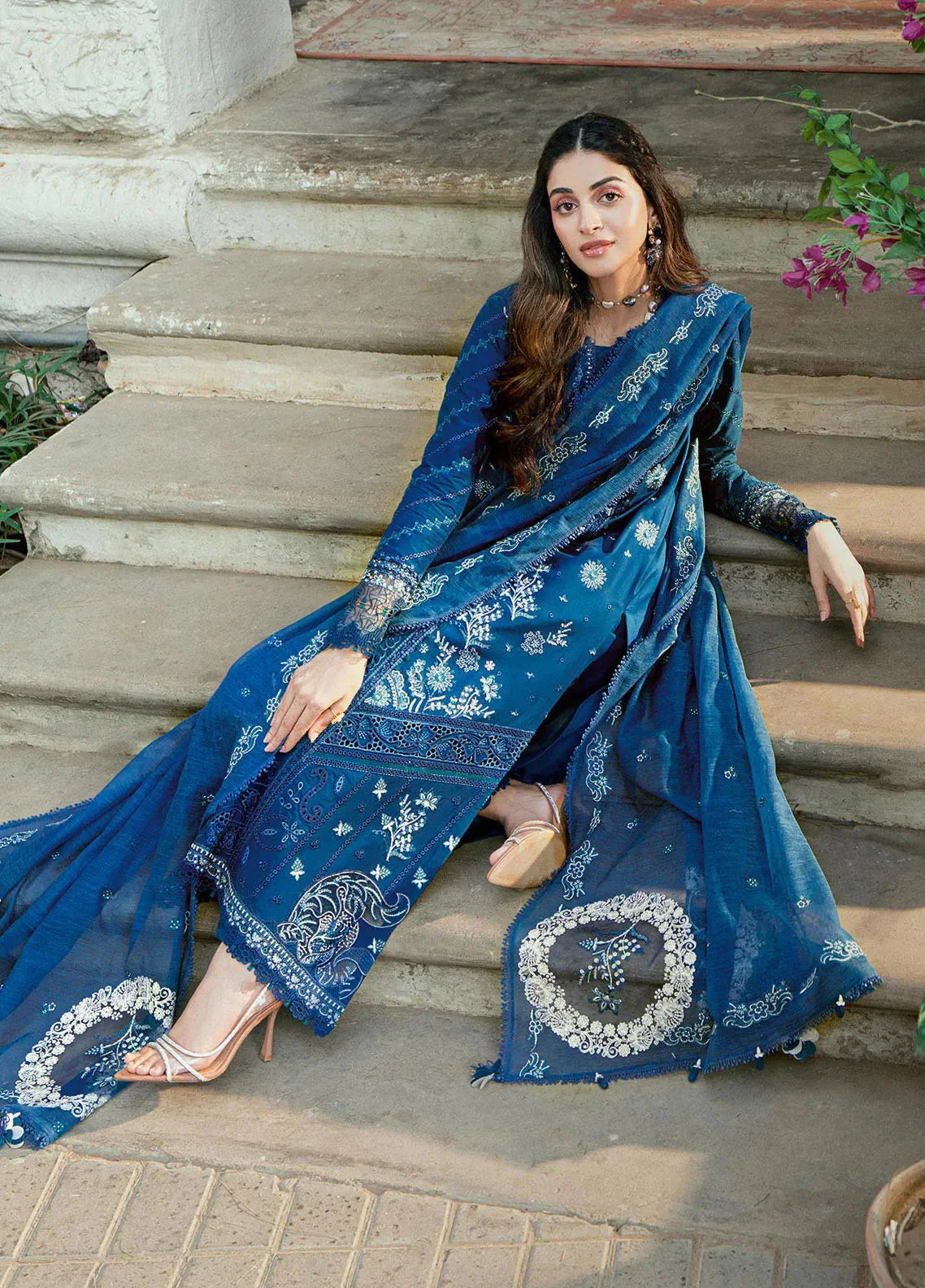 03-Piece Lawn Suit With organza Dupatta | Ready To Wear