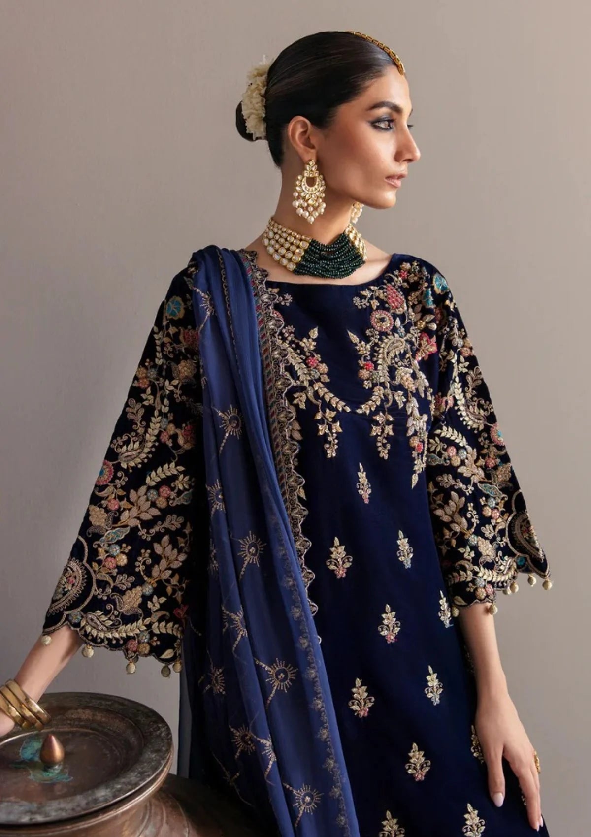 Elegant Embroidered Velvet 3-Piece Suit with Chiffon Dupatta